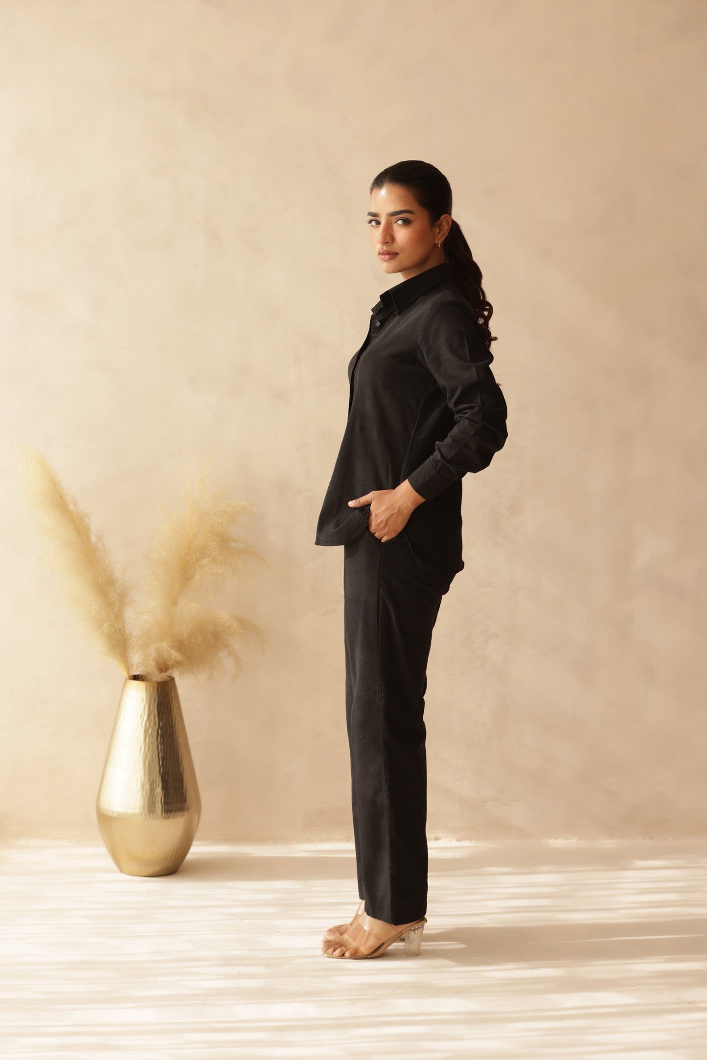 BOSSY BLACK LINEN COORD SET