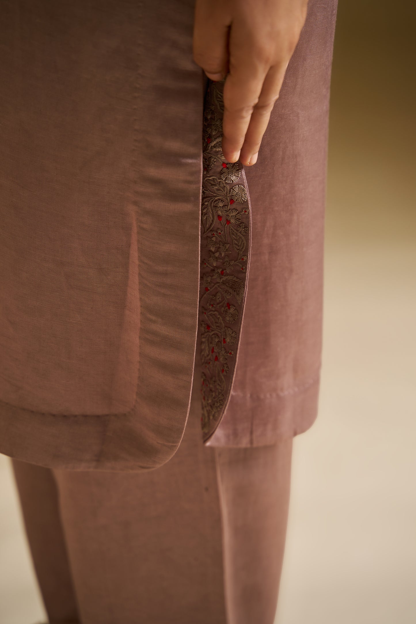 VINTAGE NUDE EMBROIDERED KURTA WITH PANTS
