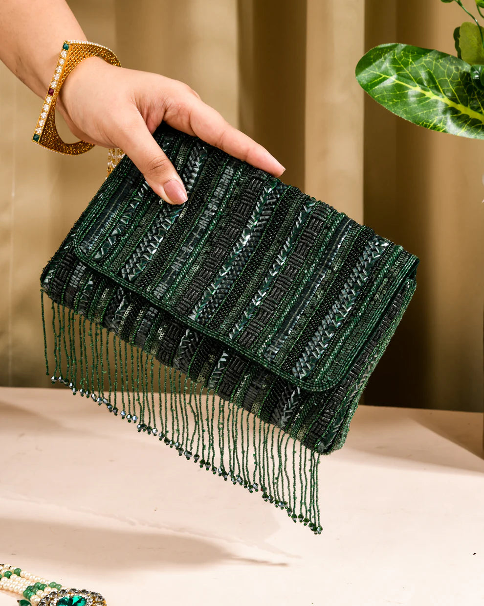 Green fiesta clutch