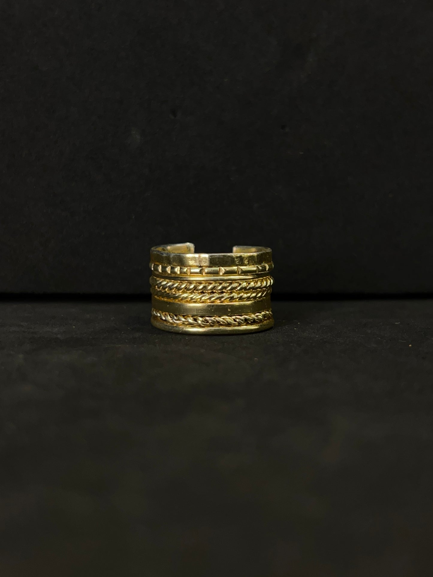 Amour stackable ring