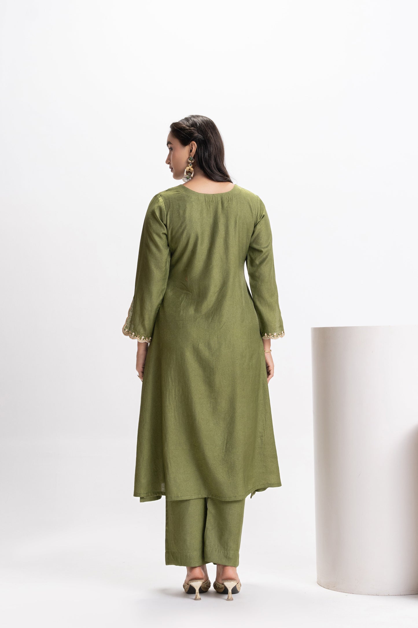 CHANDERI DOUBLE KALI EMBROIDERED KURTA PANT SET