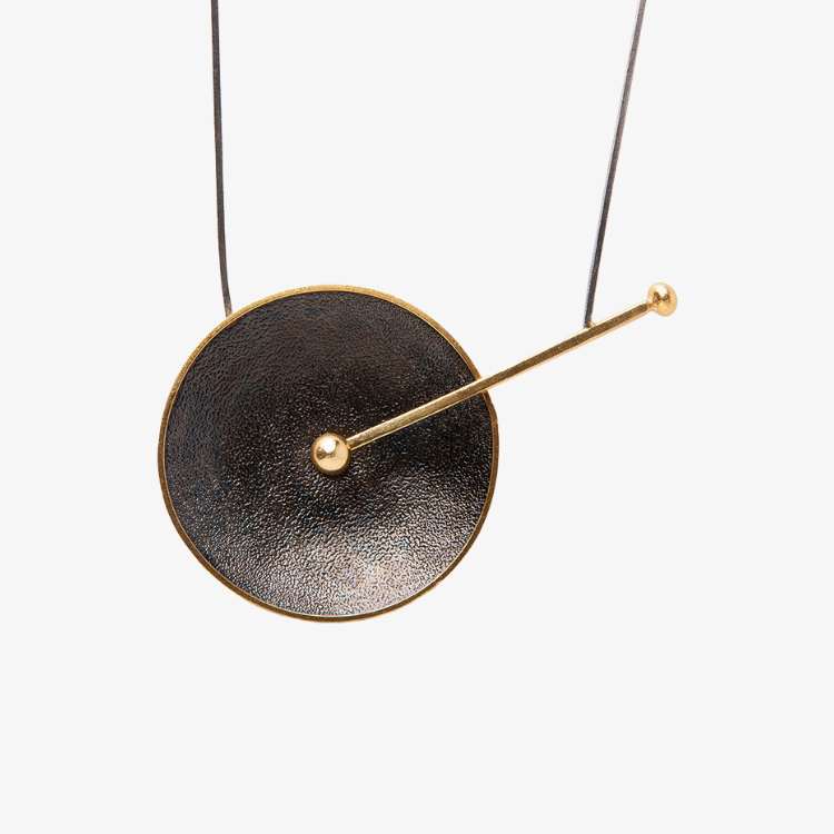 Umbra Neckpiece