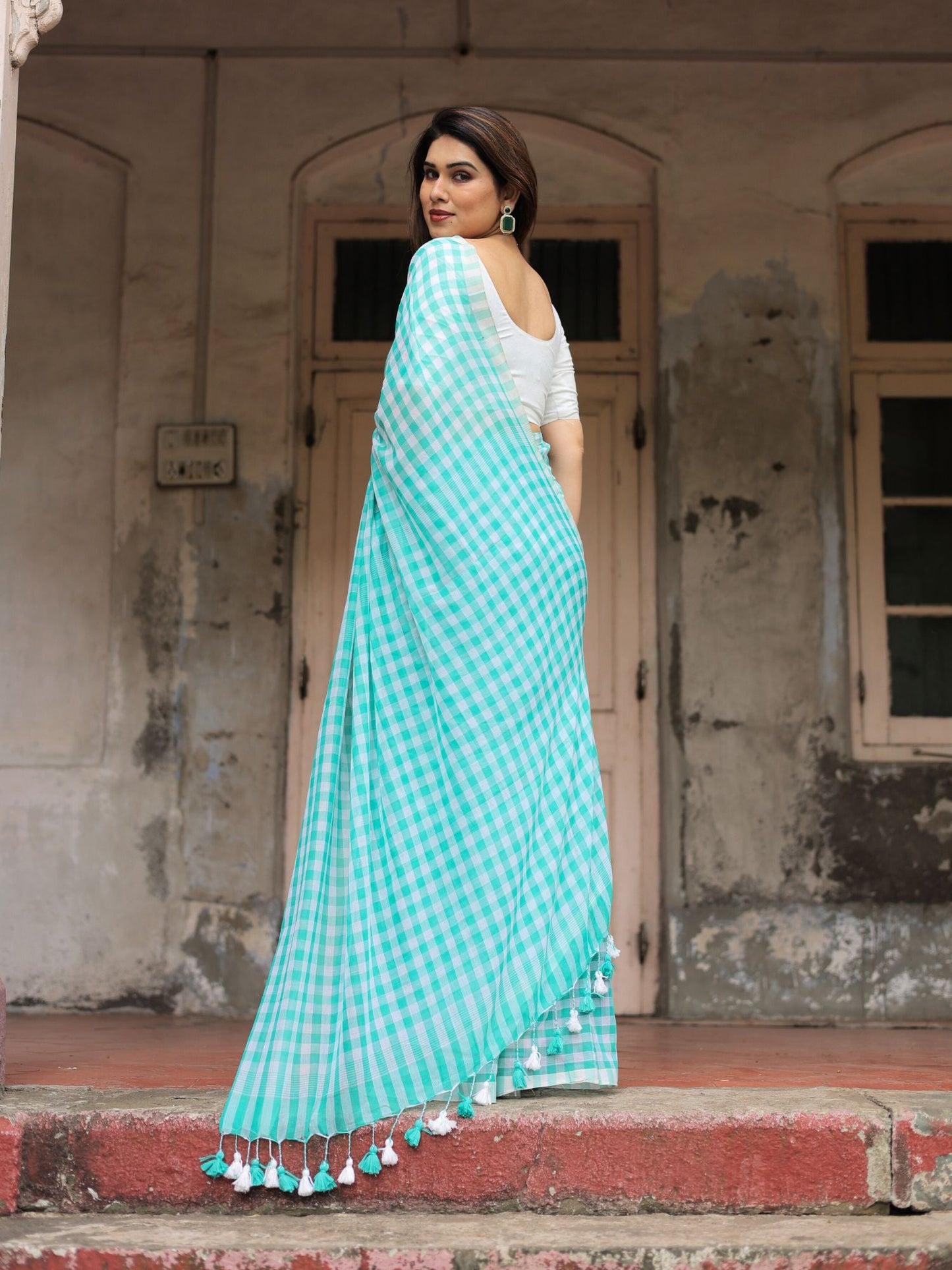 Green gamcha checks cotton saree with applique blouse