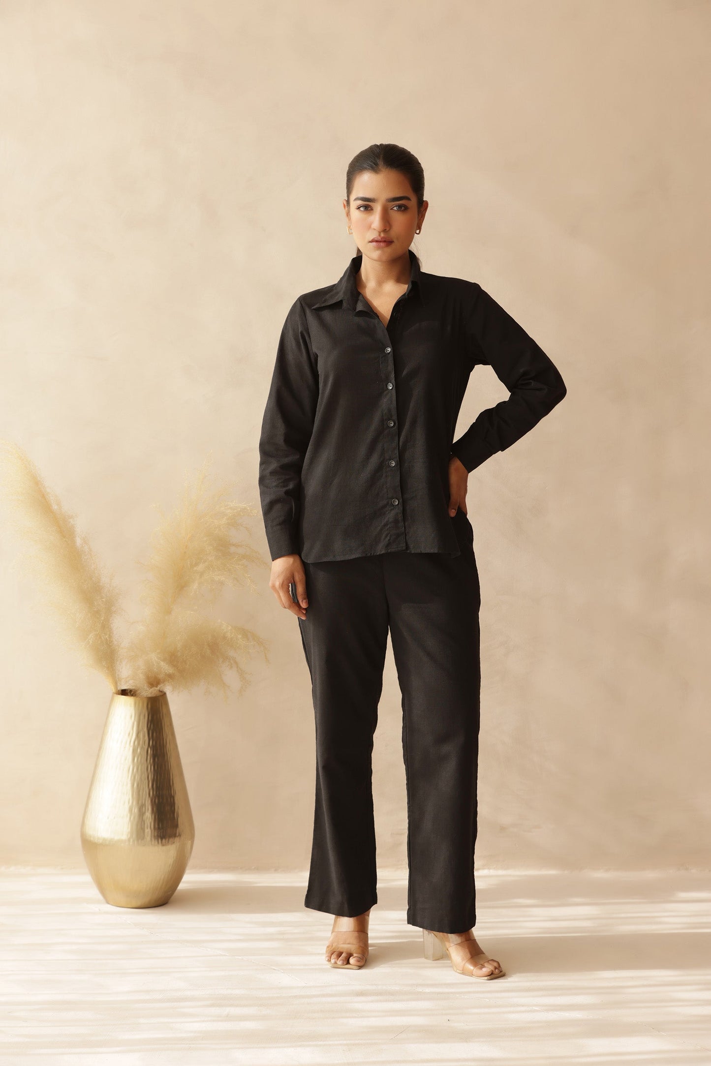 BOSSY BLACK LINEN COORD SET