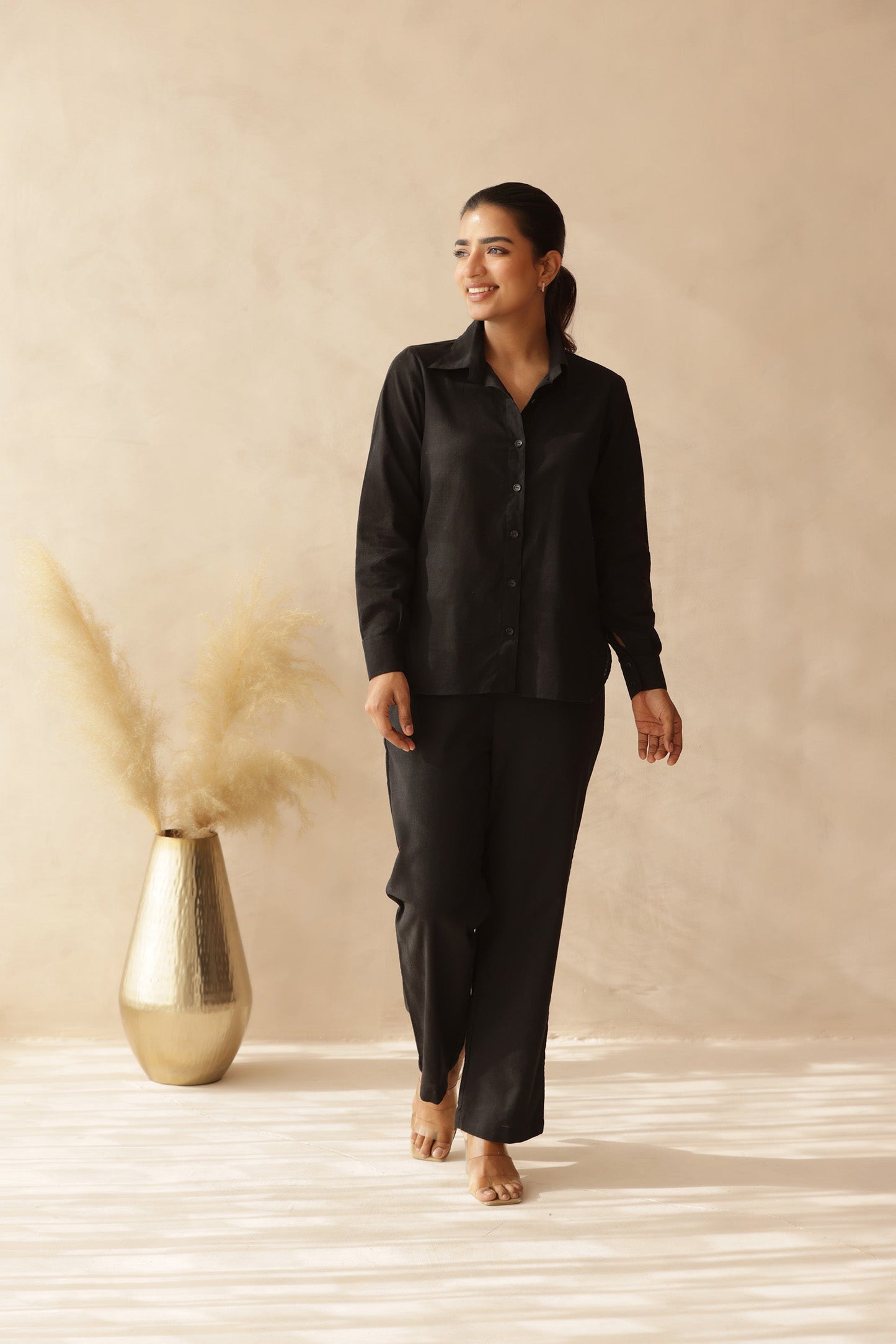 BOSSY BLACK LINEN COORD SET