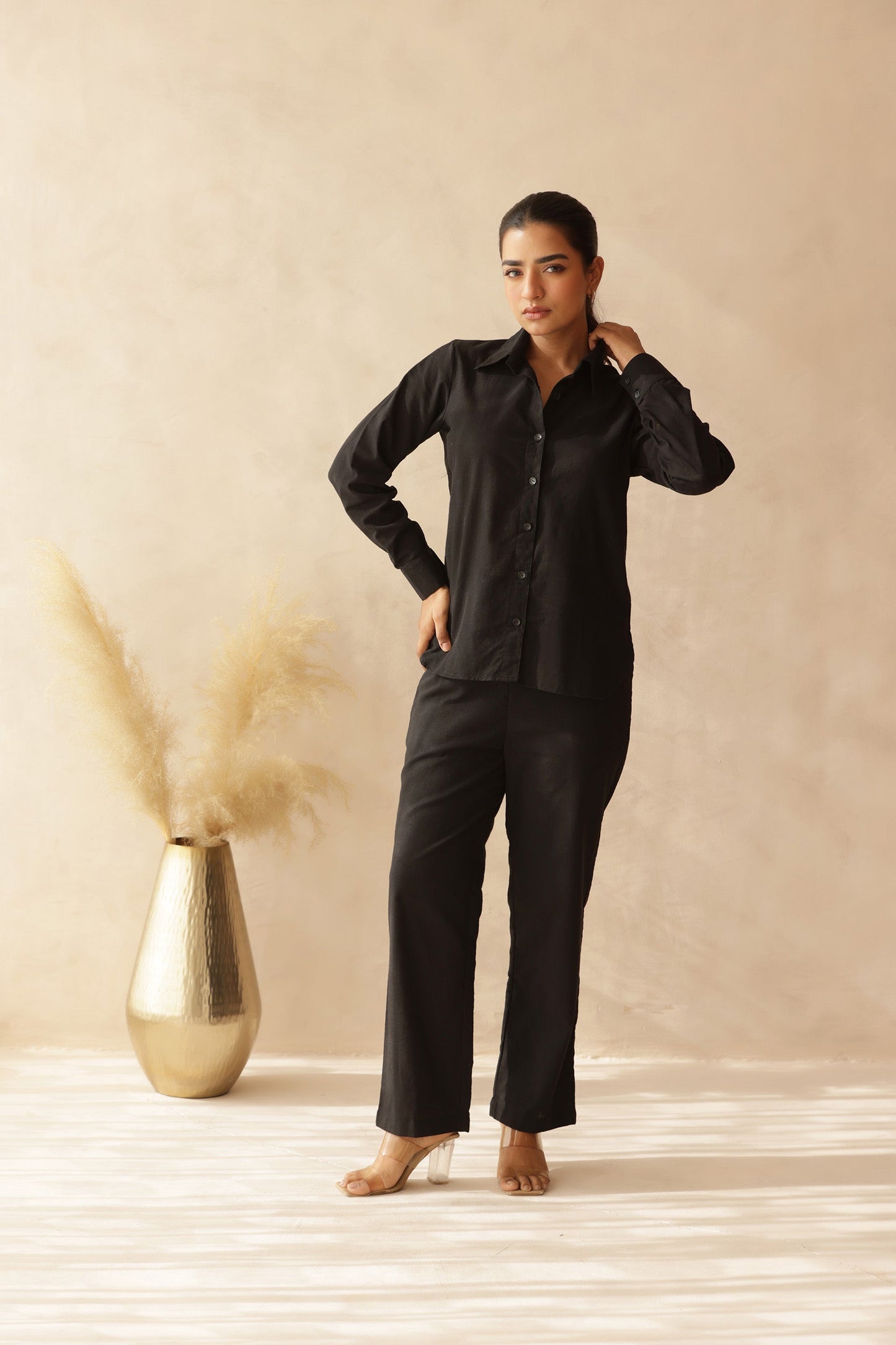 BOSSY BLACK LINEN COORD SET