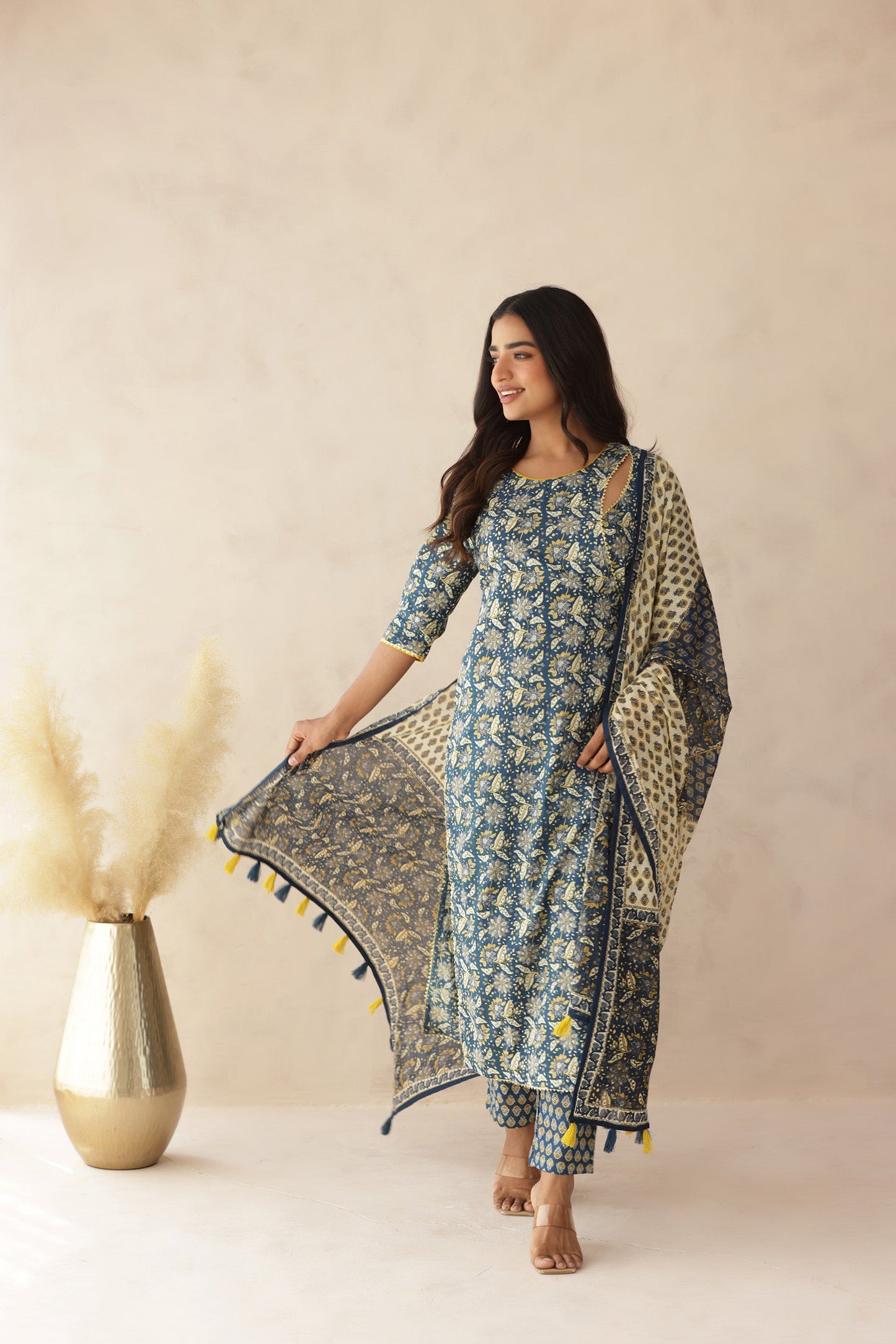 AKIRA ANGRAKHA STRAIGHT SUIT SET