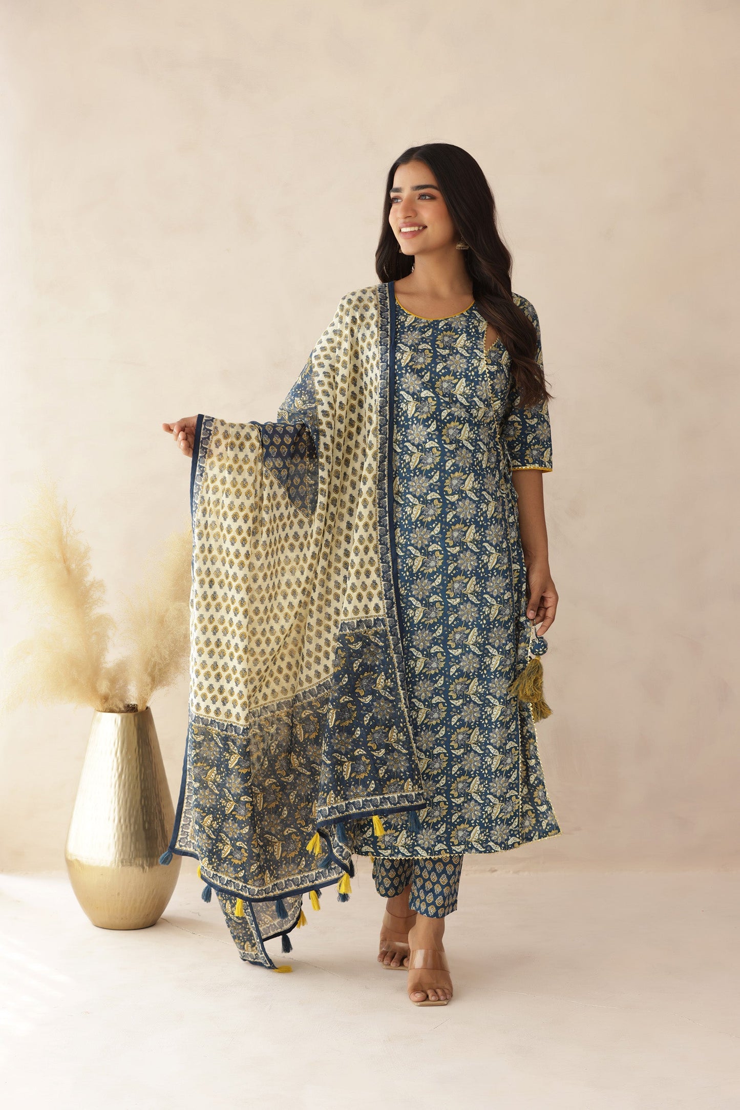 AKIRA ANGRAKHA STRAIGHT SUIT SET