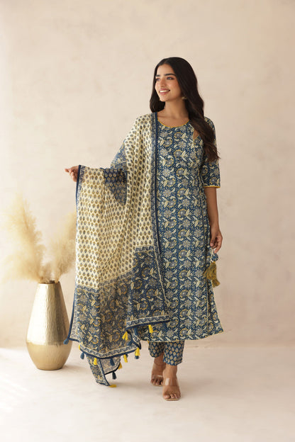 AKIRA ANGRAKHA STRAIGHT SUIT SET