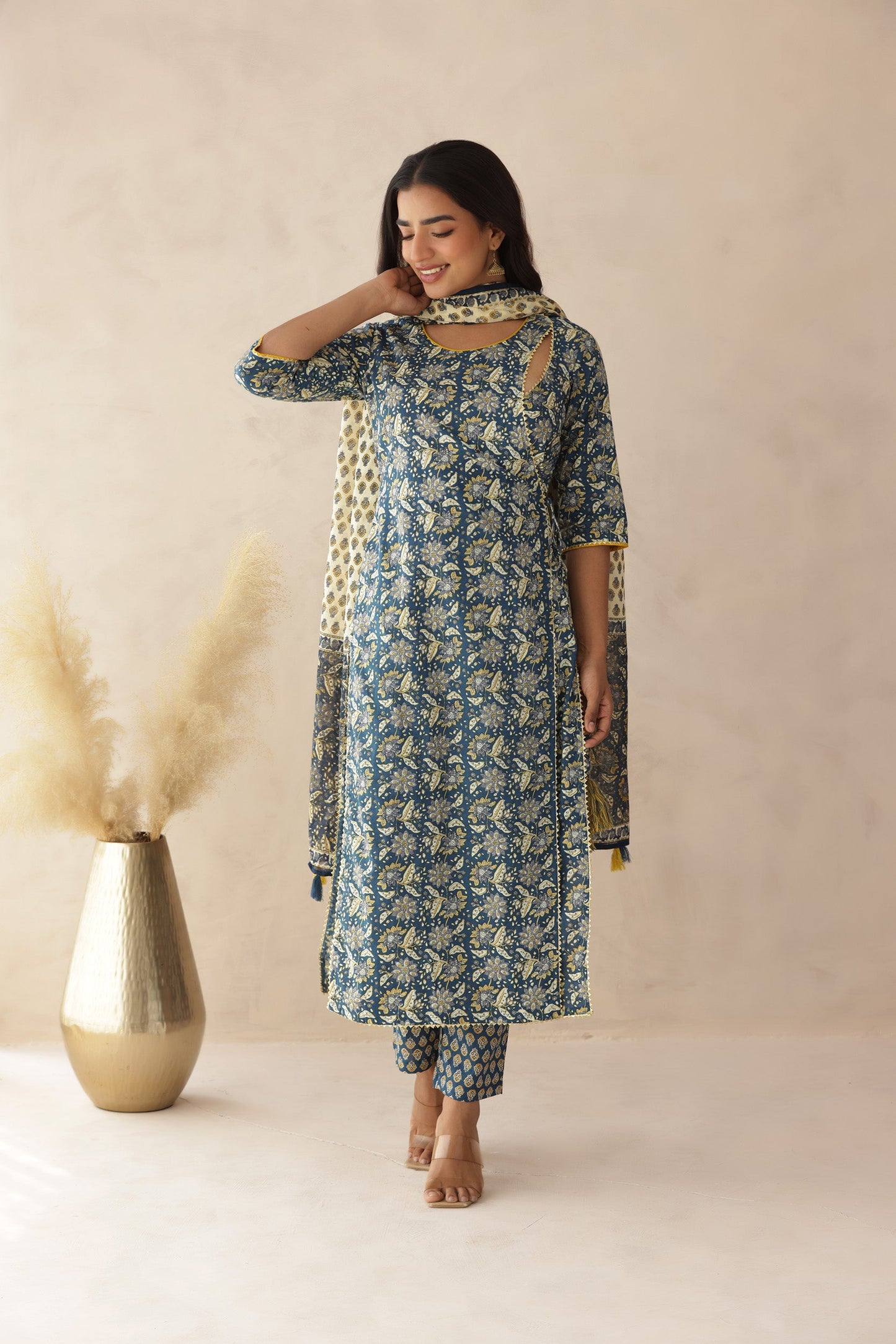 AKIRA ANGRAKHA STRAIGHT SUIT SET