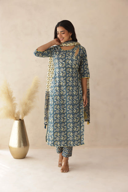 AKIRA ANGRAKHA STRAIGHT SUIT SET