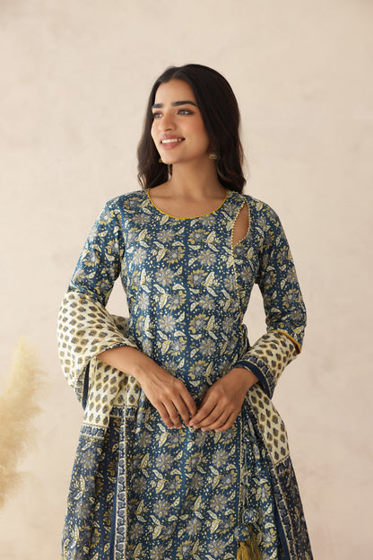 AKIRA ANGRAKHA STRAIGHT SUIT SET