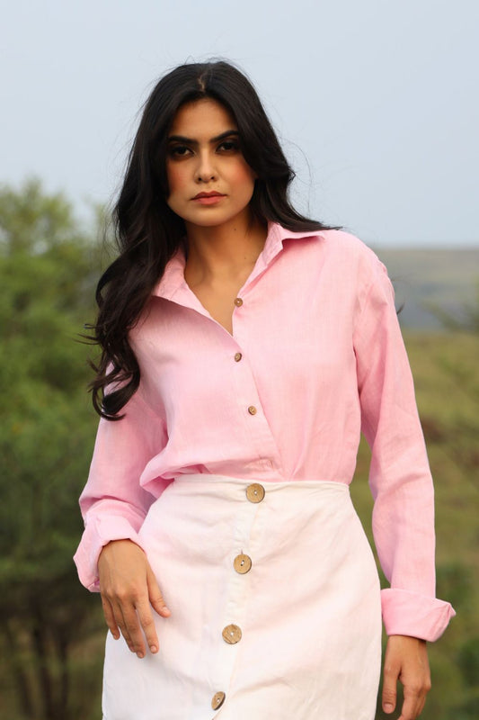 Pink hemp shirt with wooden buttons front view