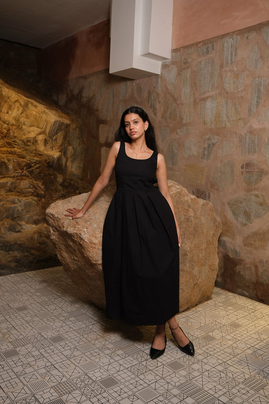 Pleated Midi Dress (Black)