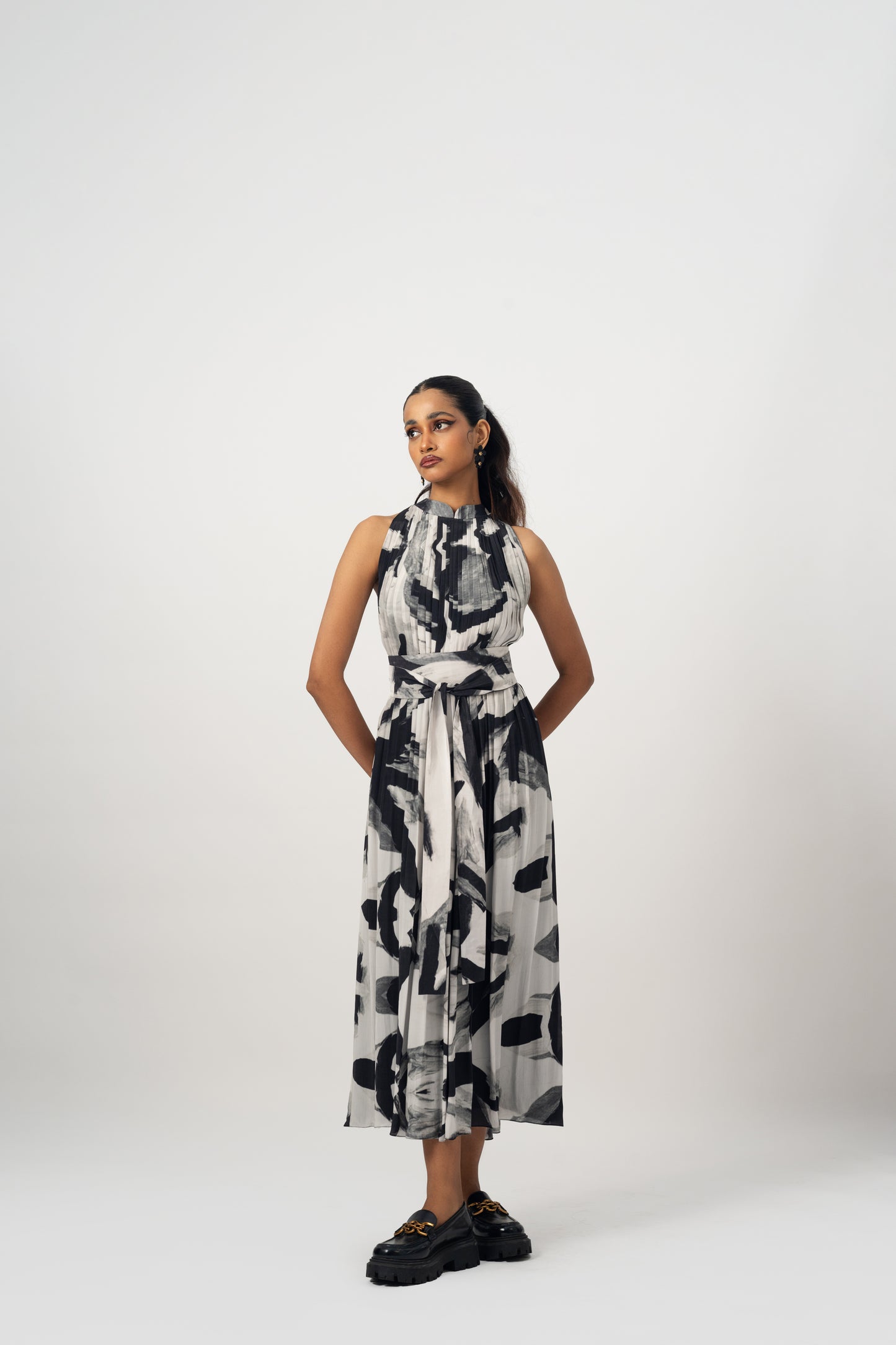 Pleated dress halter neck