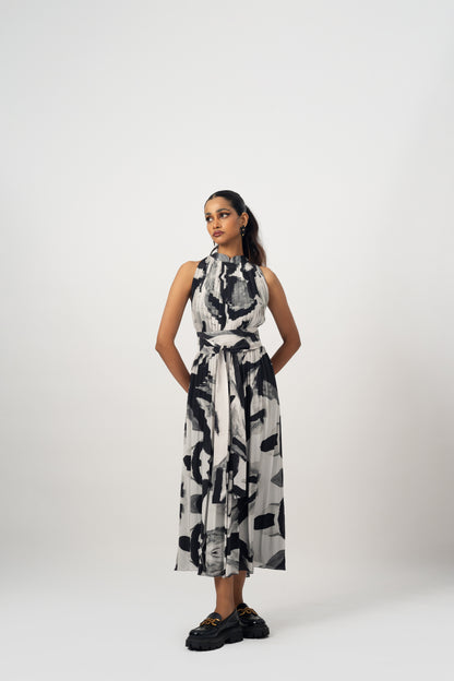 Pleated dress halter neck