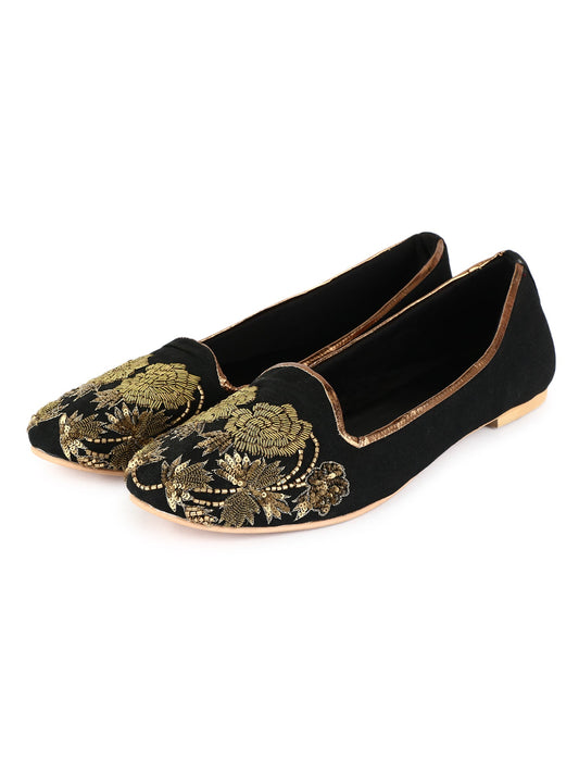 Black Rose Floral