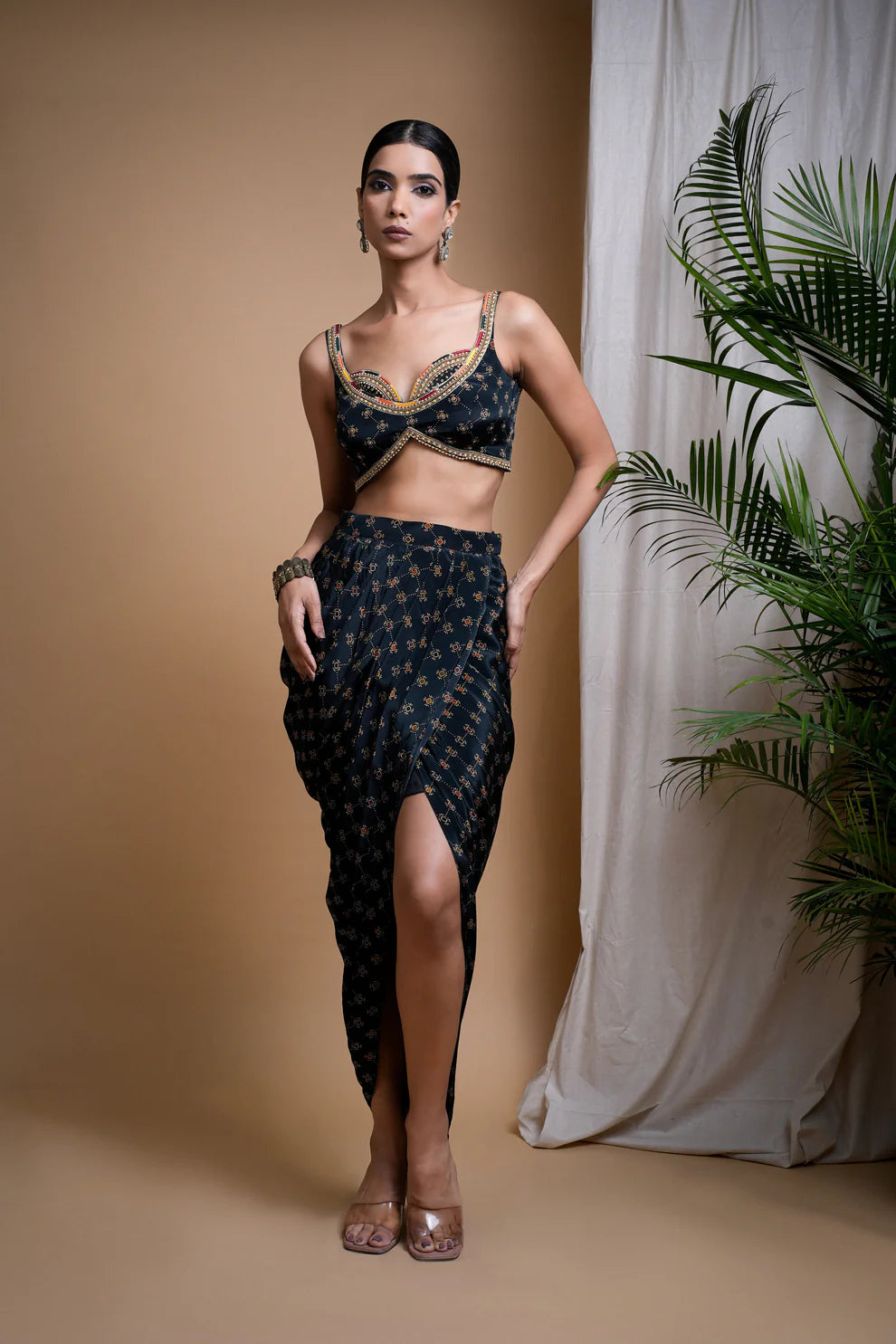 BOTTLE GREEN DIGITAL PRINT INDO DRAPE SET (SET OF 2)