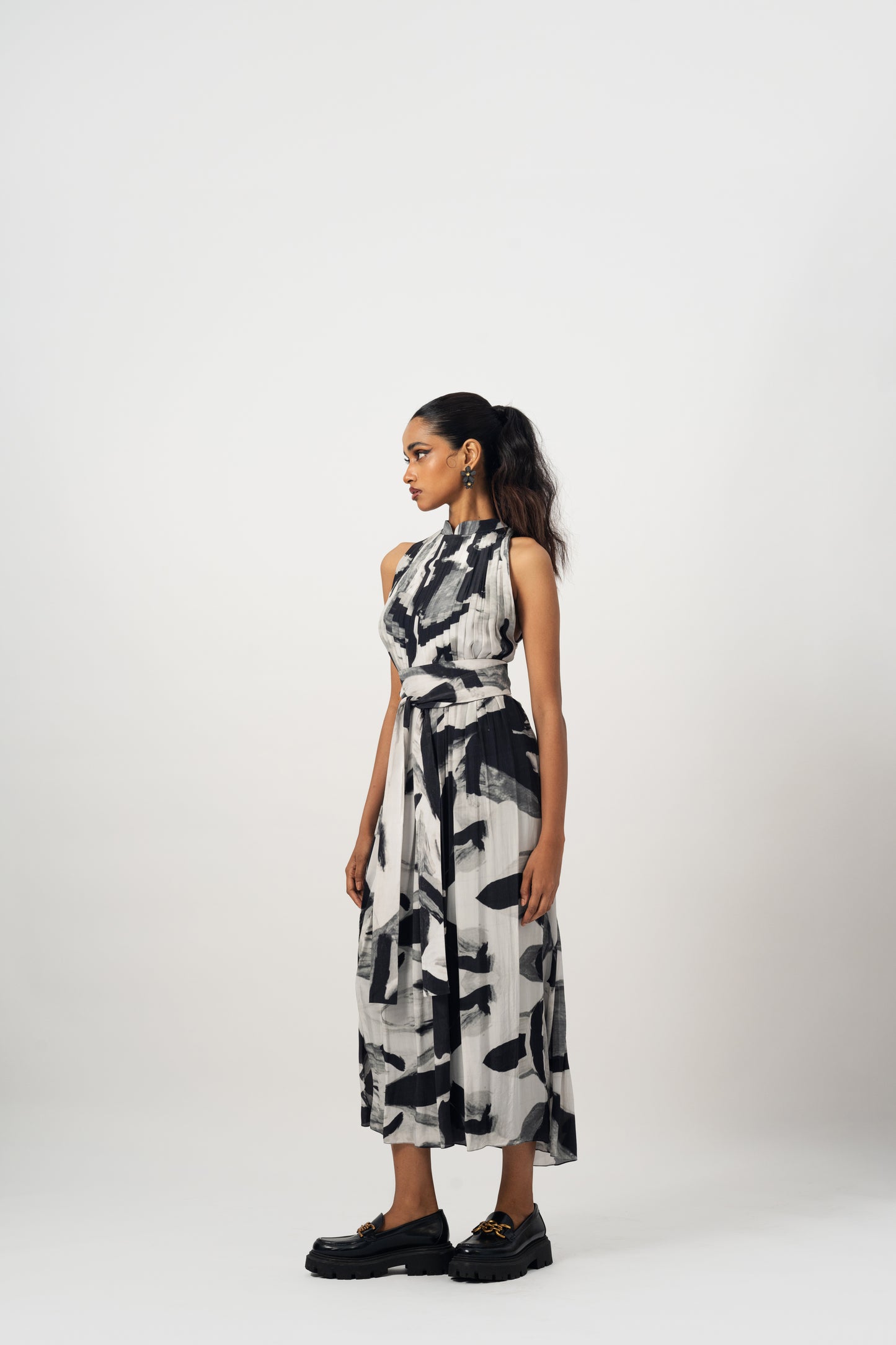 Pleated dress halter neck