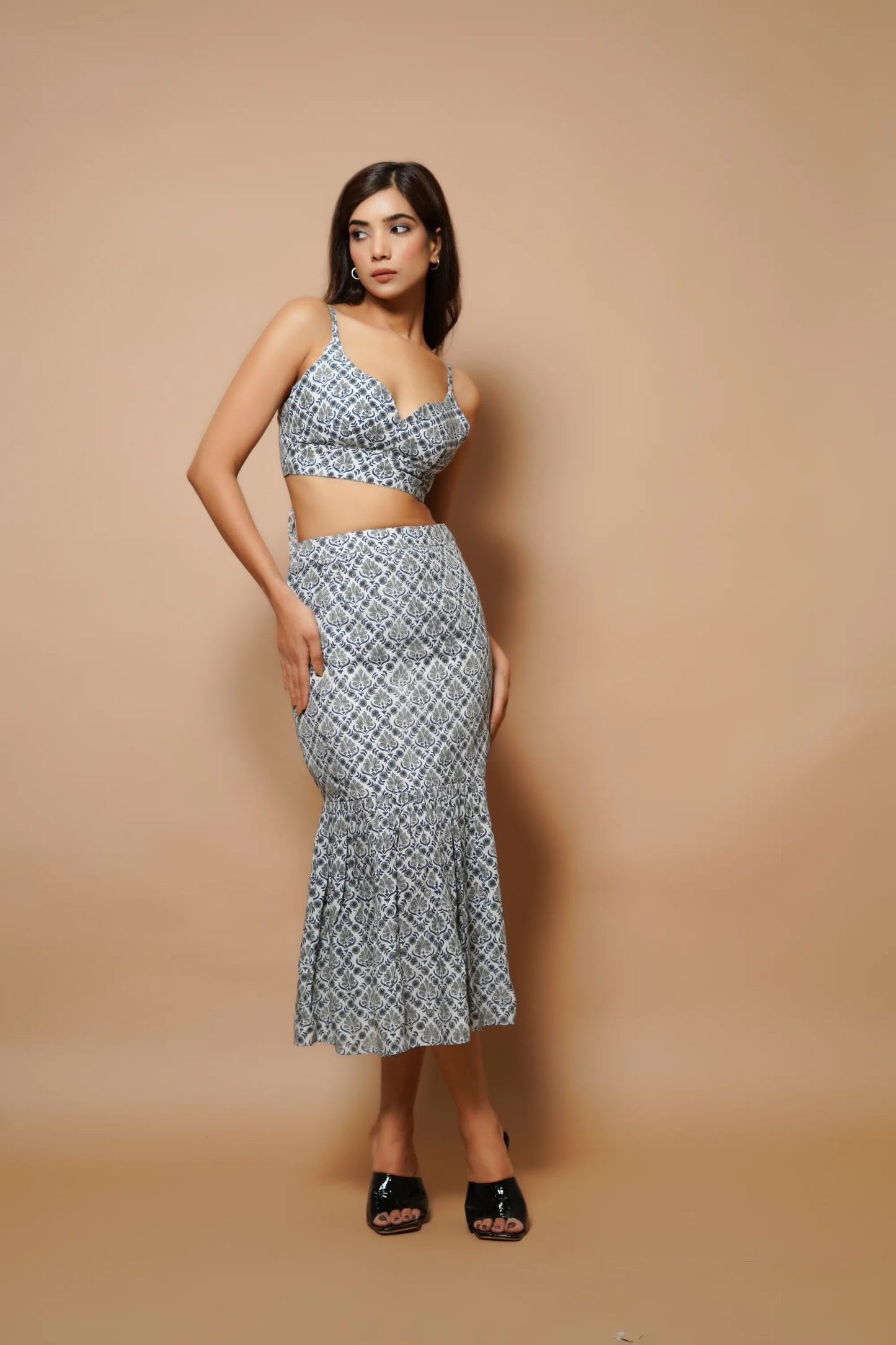 Grey block printed fitted skirt co-ord