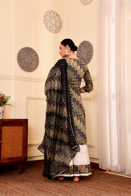SARA SHARARA SET