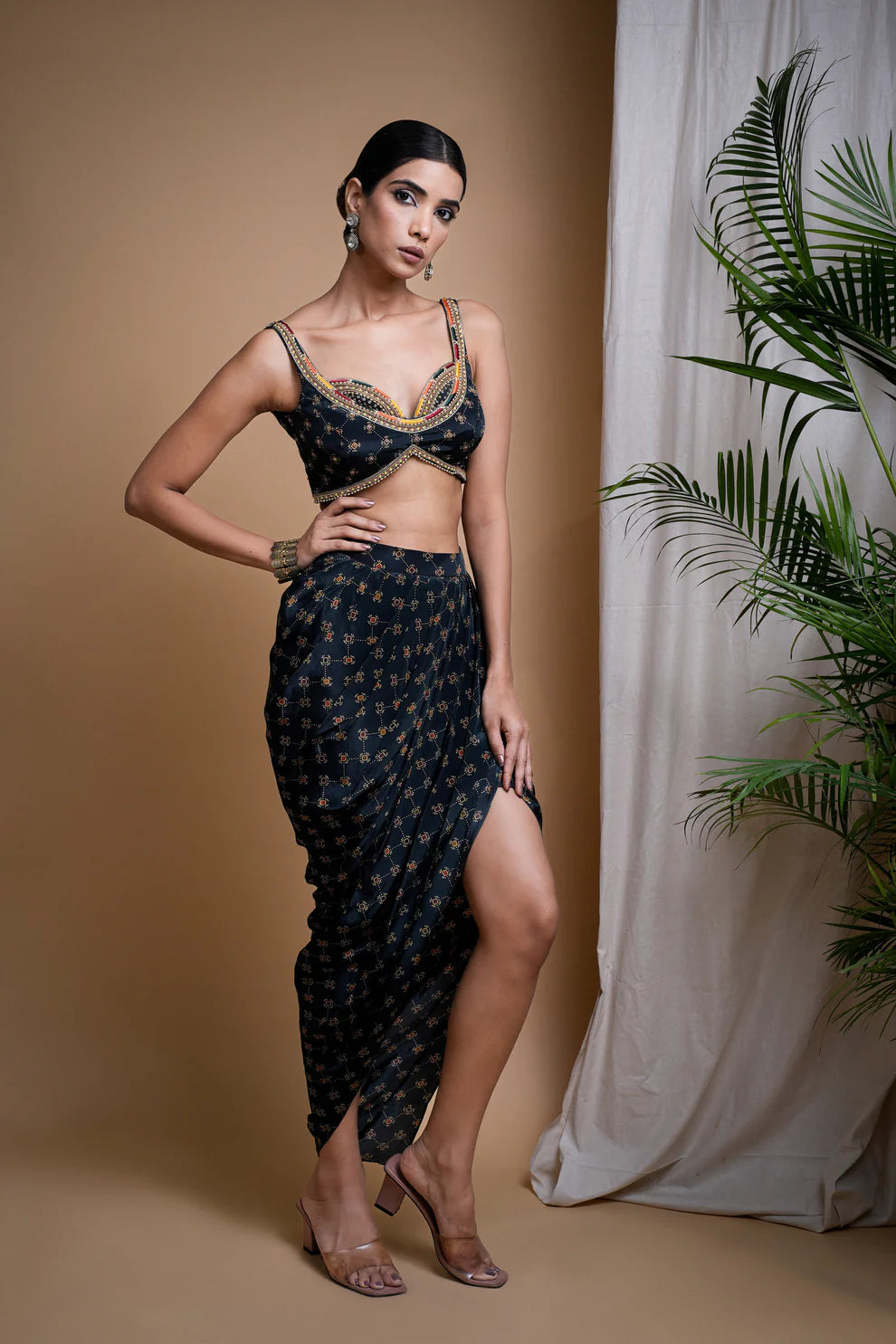 BOTTLE GREEN DIGITAL PRINT INDO DRAPE SET (SET OF 2)