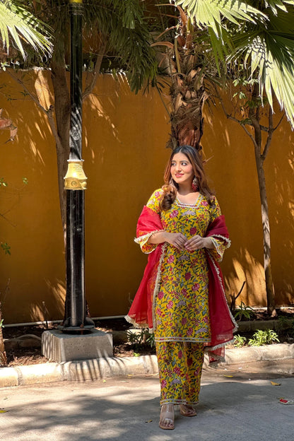 ADAKARI COTTON STRAIGHT SUIT SET