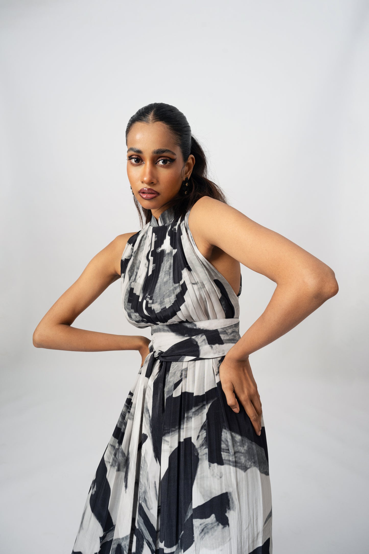 Pleated dress halter neck