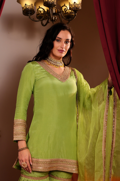 AREEBA SHARARA SET
