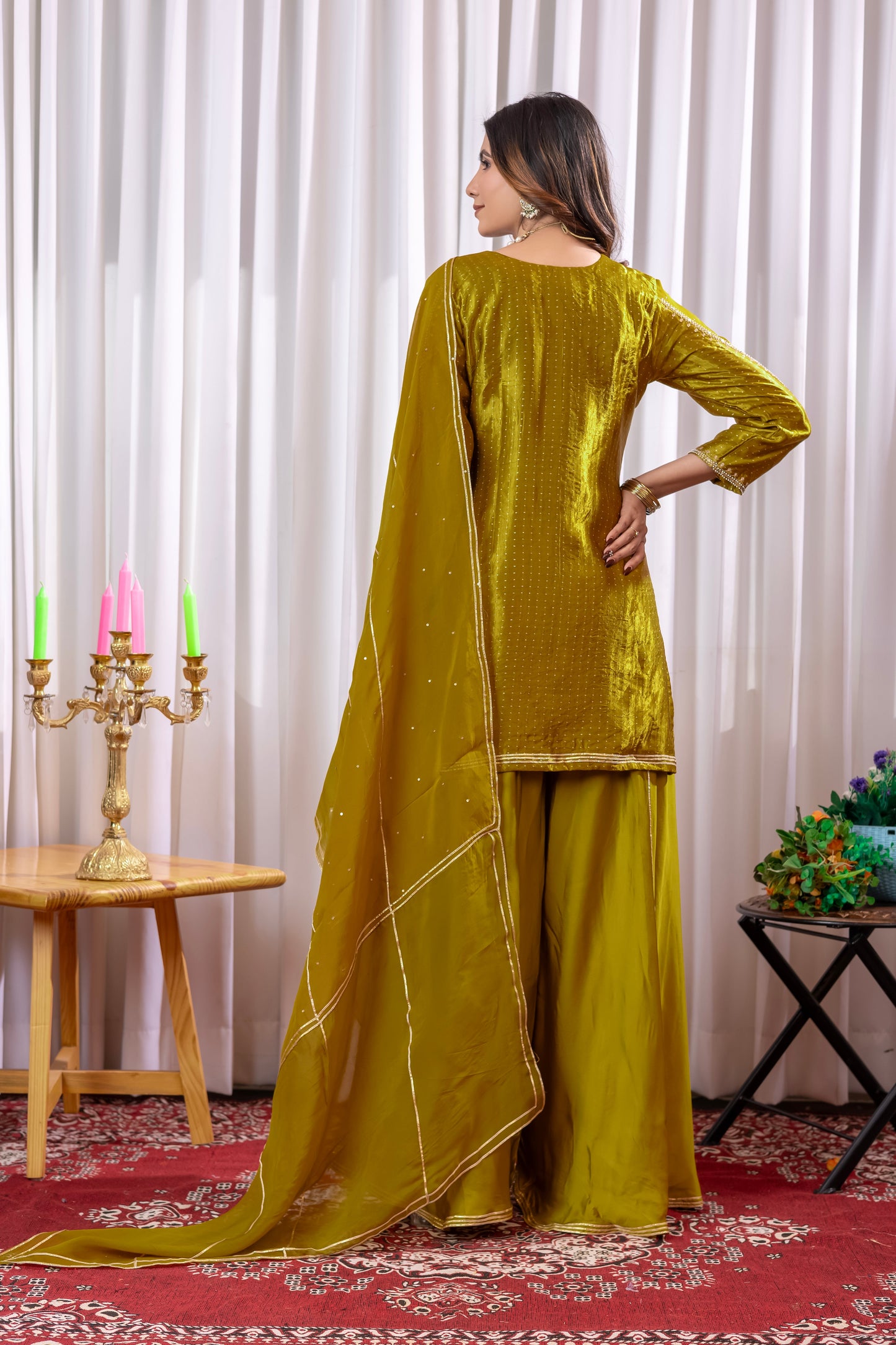 JAGGI BOOTI SILK KURTA SET