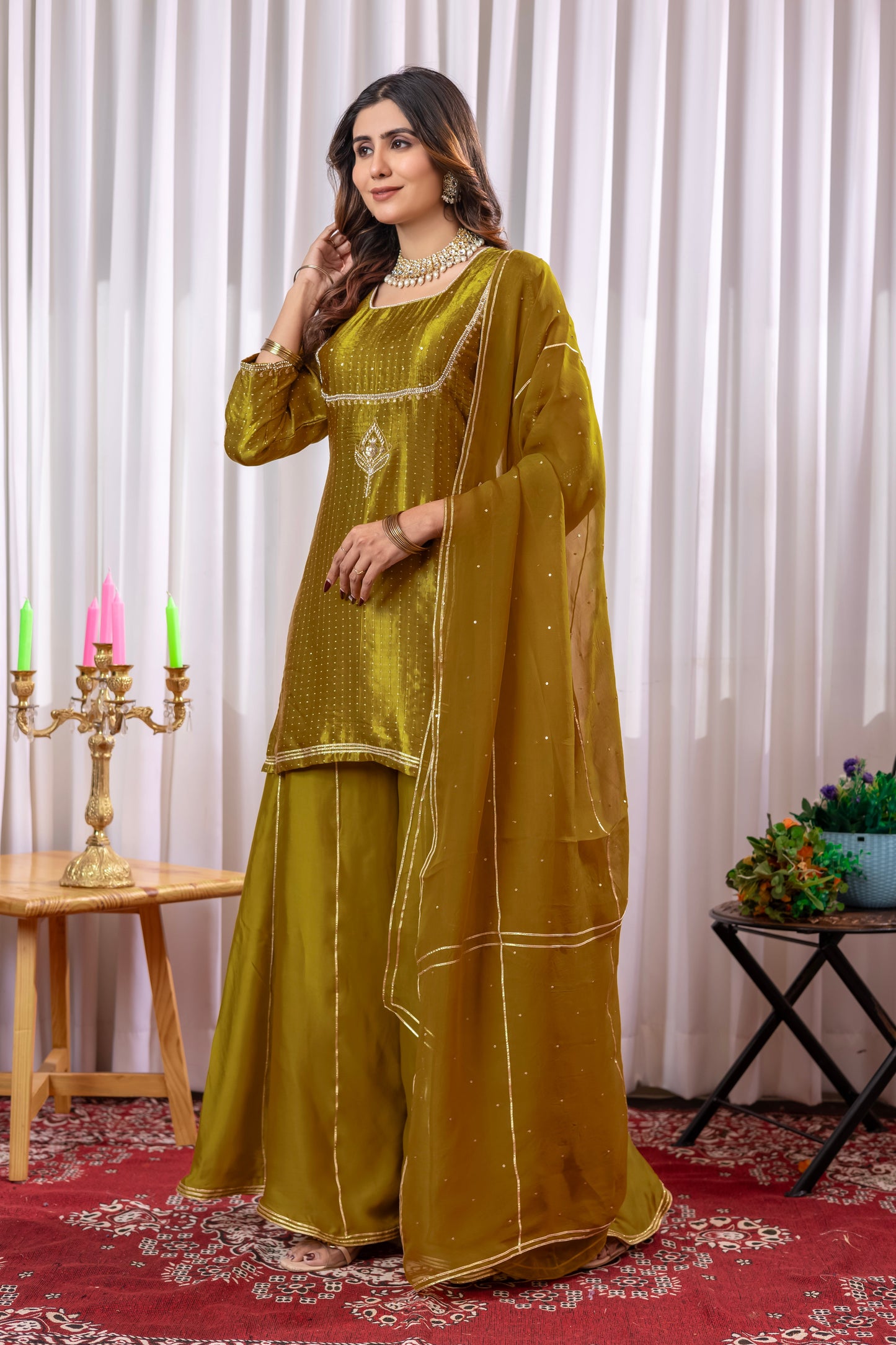 JAGGI BOOTI SILK KURTA SET