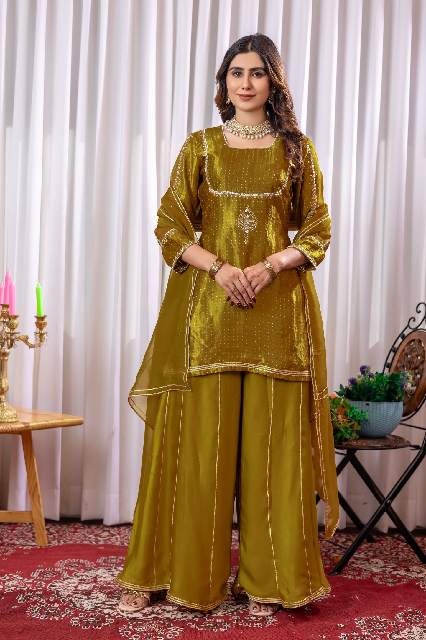 JAGGI BOOTI SILK KURTA SET