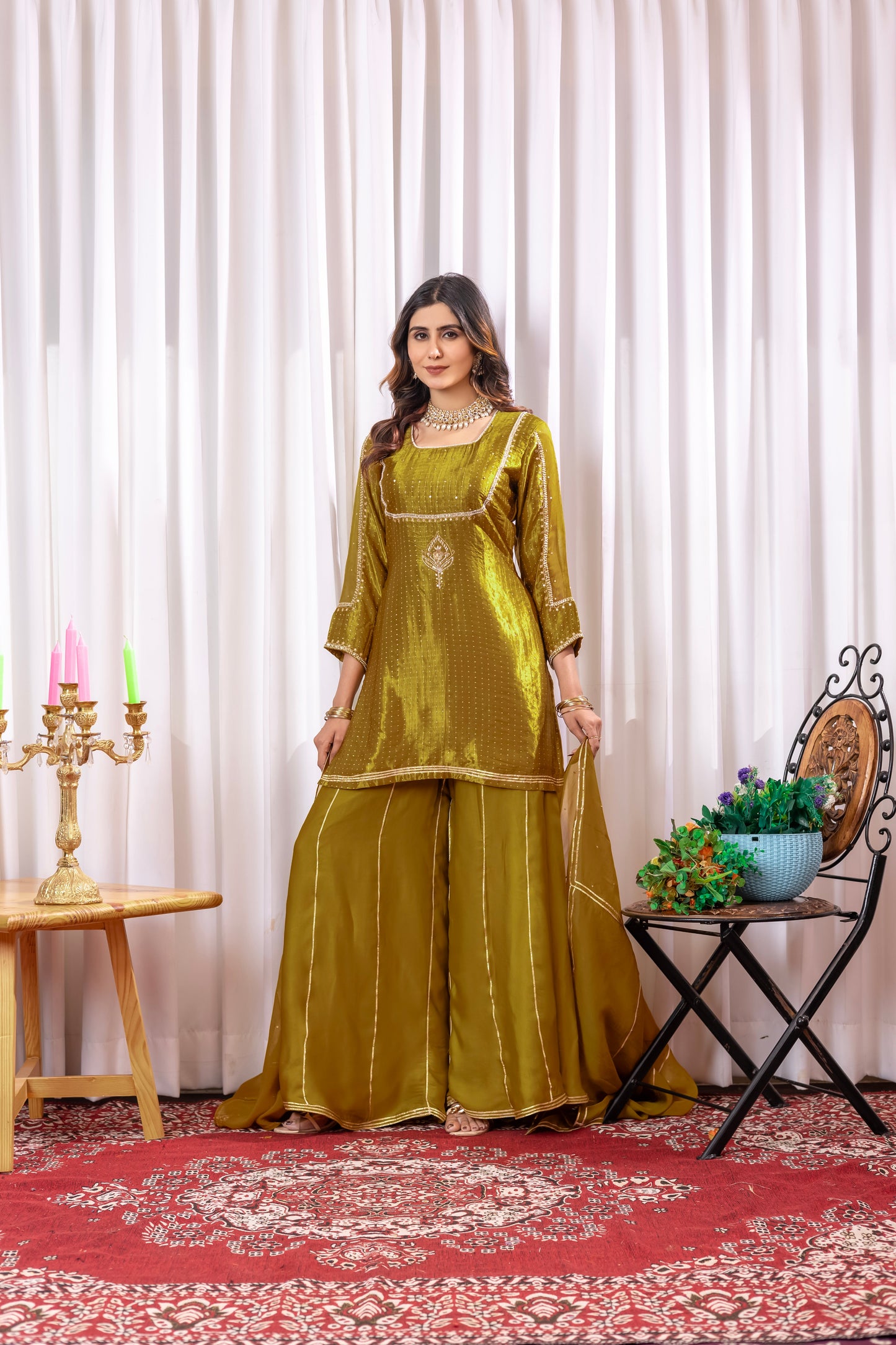 JAGGI BOOTI SILK KURTA SET