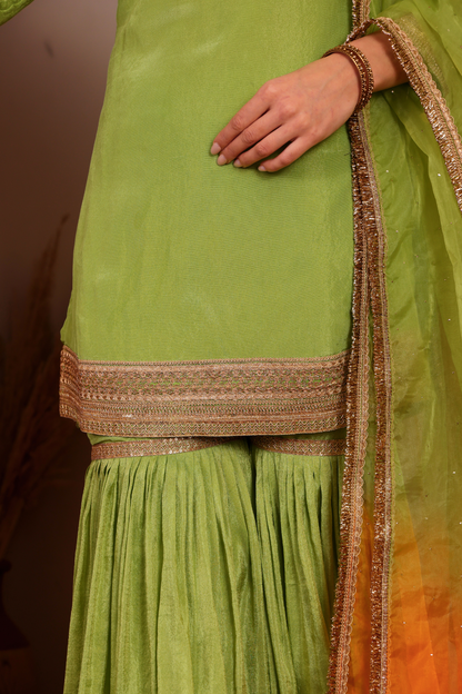 AREEBA SHARARA SET