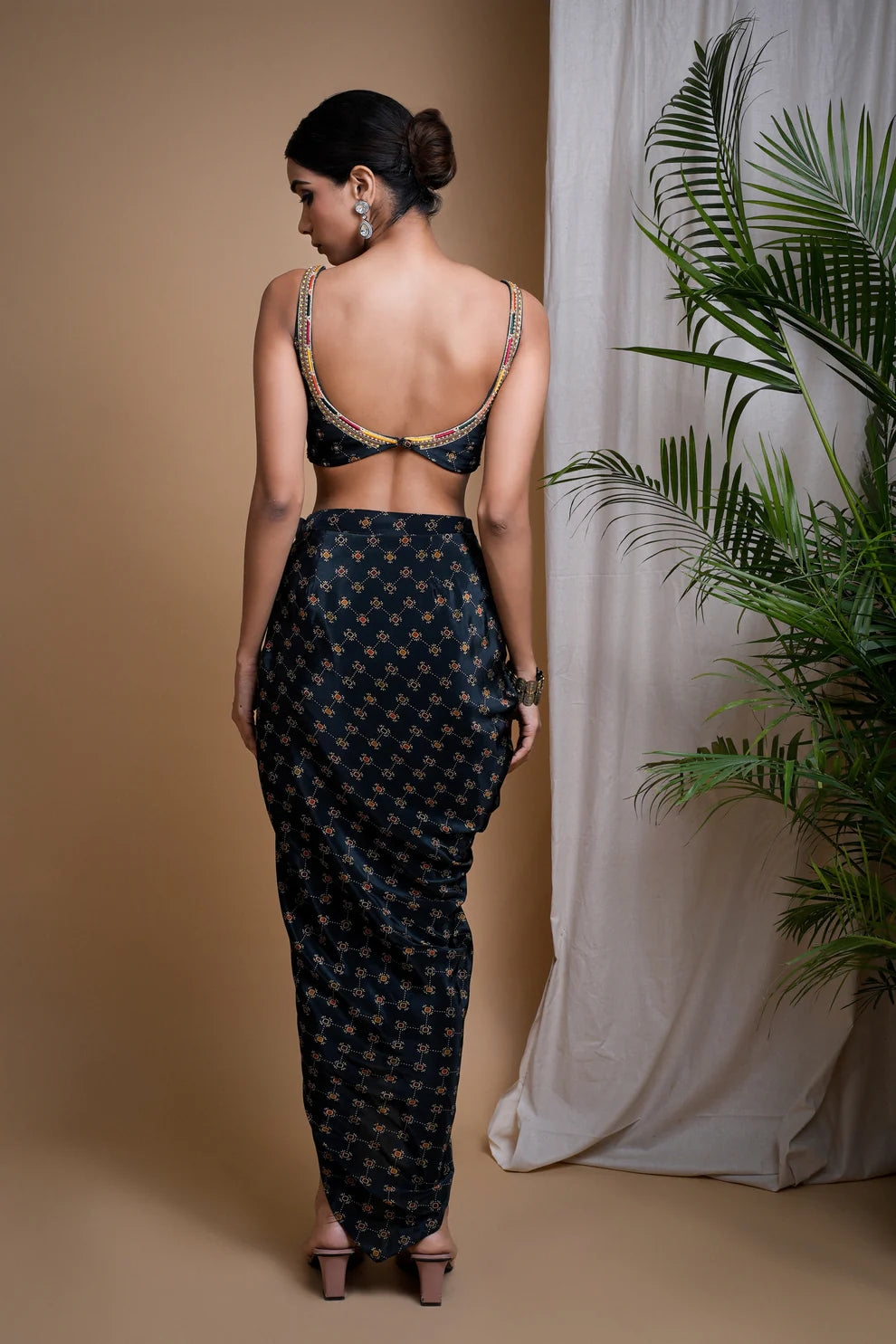 BOTTLE GREEN DIGITAL PRINT INDO DRAPE SET (SET OF 2)