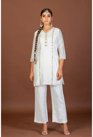 Paheli Kurti