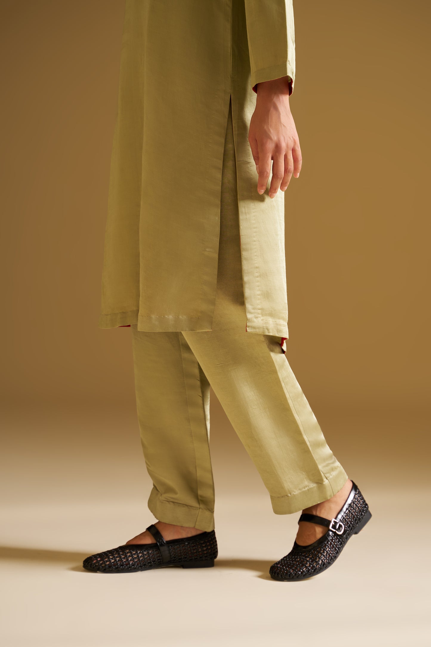 OLIVE PISTACHIO GREEN EMBROIDERED KURTA WITH PANTS