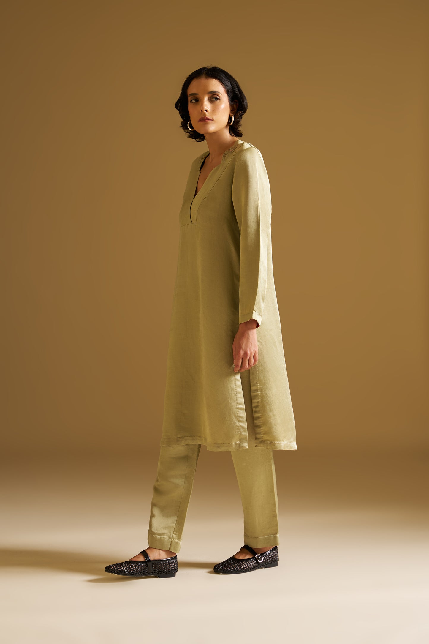 OLIVE PISTACHIO GREEN EMBROIDERED KURTA WITH PANTS