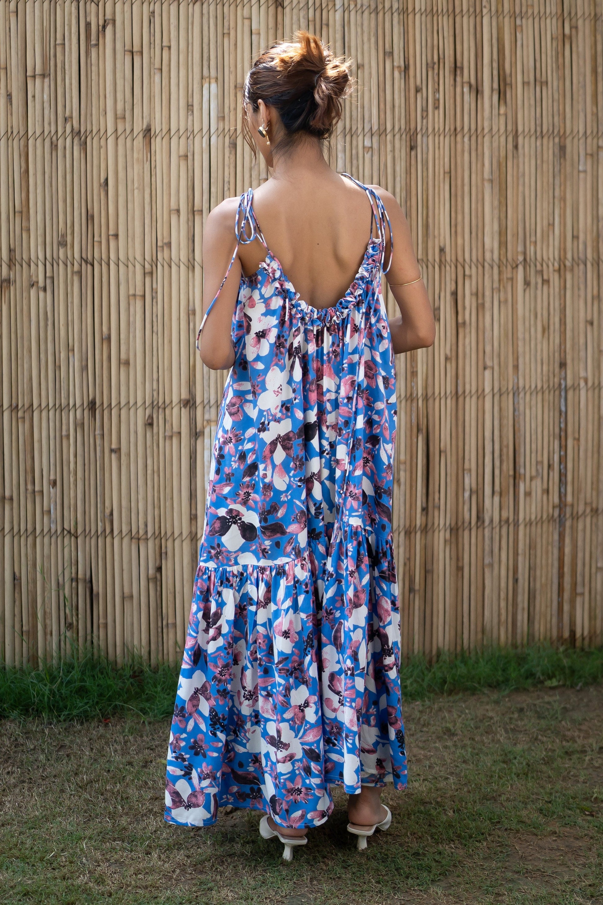 BREEZY ORCHID OASIS Dress back Pose