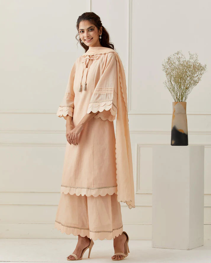 Peach Chanderi Scalloped Edge Kurta Pant Set with Dupatta.