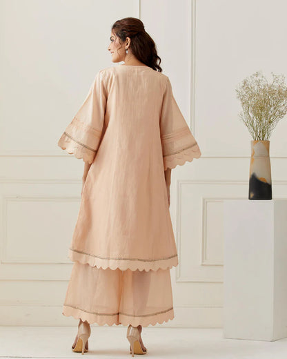 Peach Chanderi Scalloped Edge Kurta Pant Set with Dupatta.