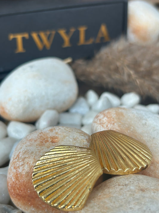 Shell studs