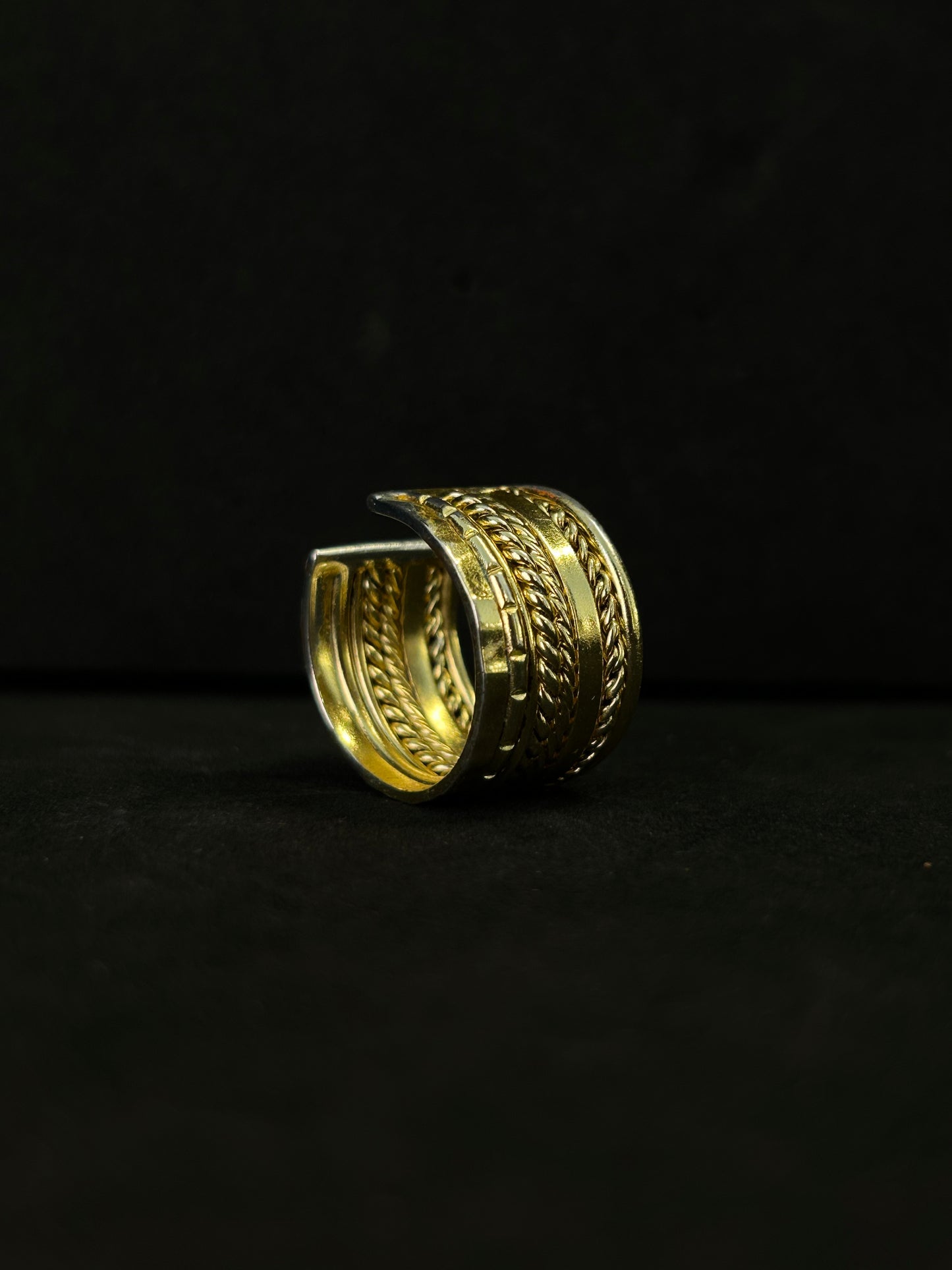 Amour stackable ring