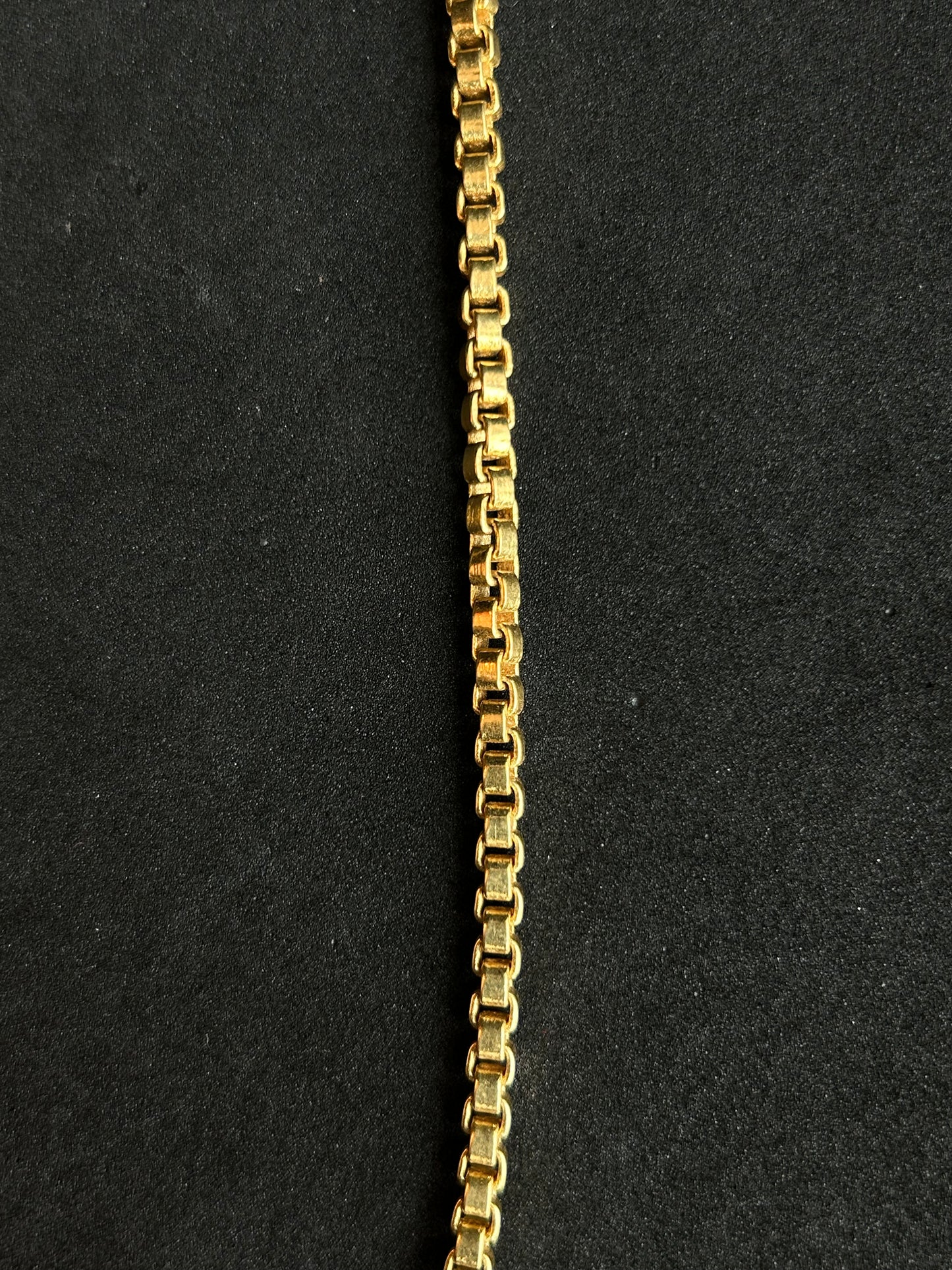 Amour boxy chain