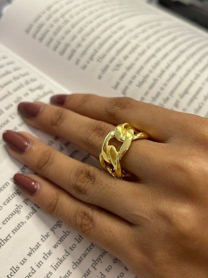 Amour chain ring