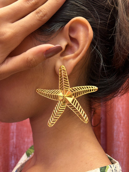 Mismatched Starfish earrings