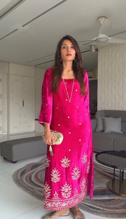 GUNJAN LADHA IN MAHARANI VELVET FESTIVE TUNIC