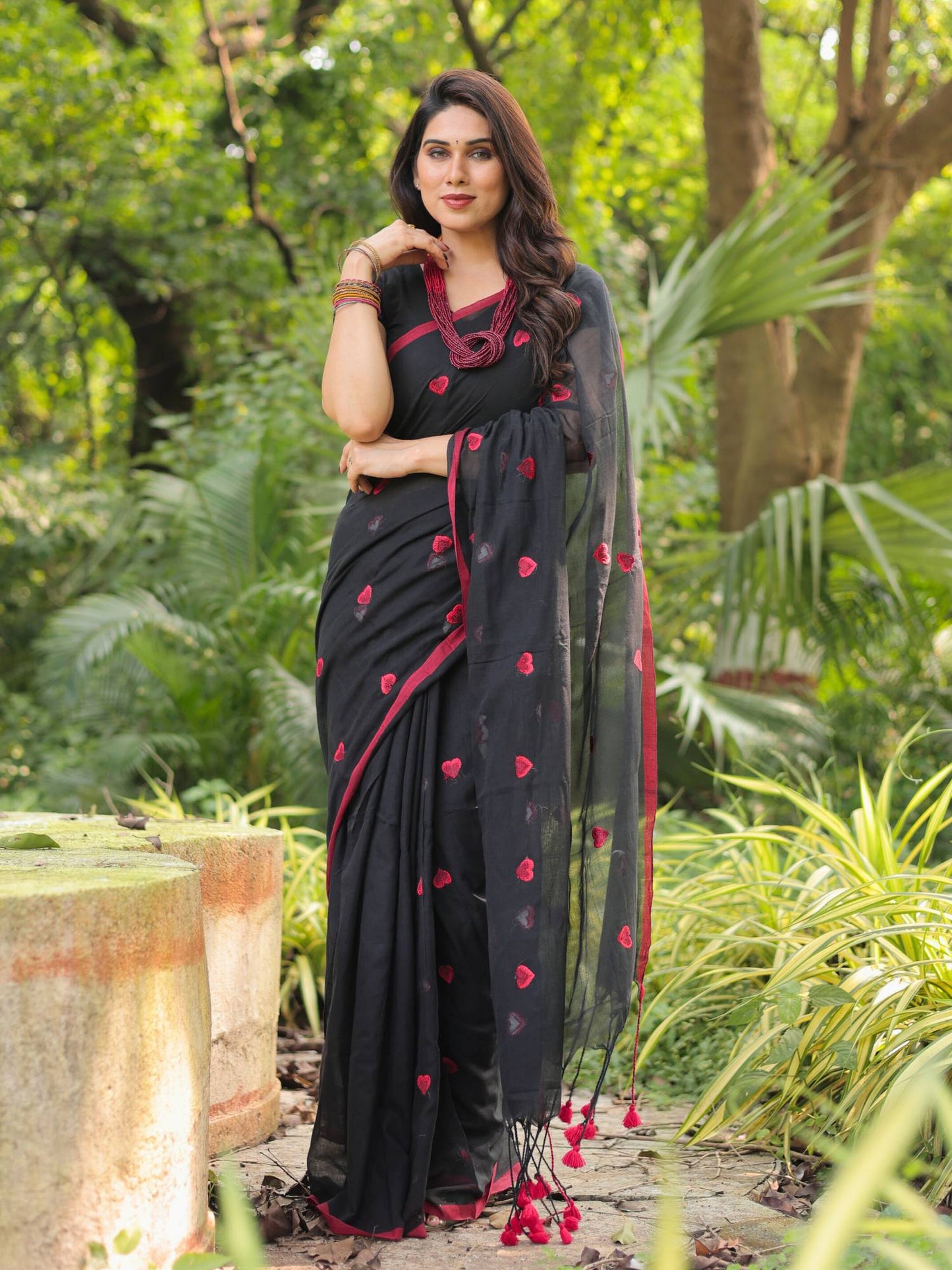 Dilbaru black embroidered saree with blouse