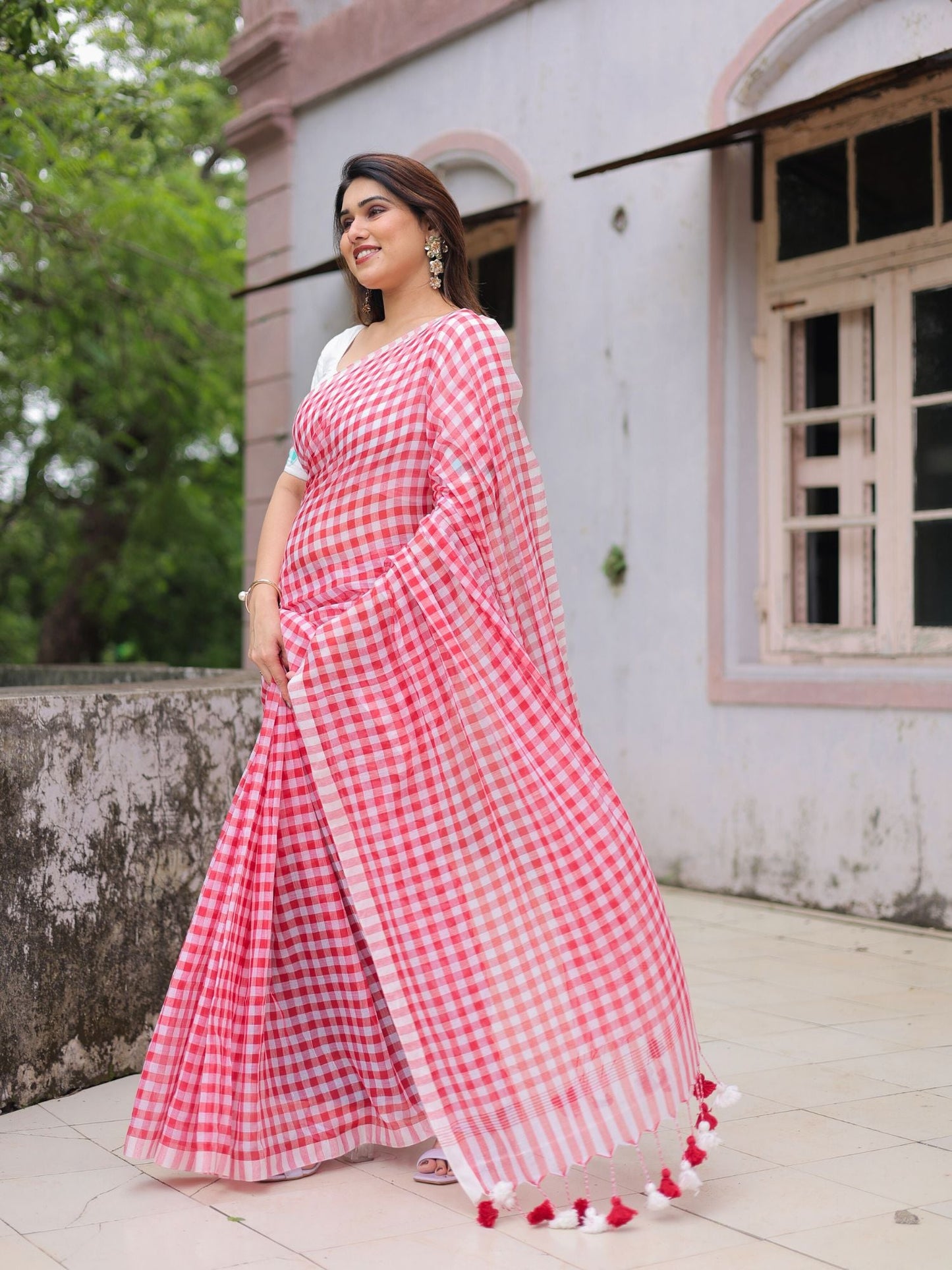 Red checks mul cotton saree with applique blouse