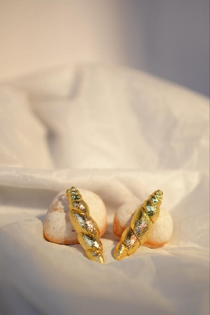 Steincill shell earrings